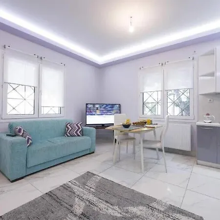 Modern Fully-equipped House, 5 Min Walk From Metro Σπίτι διακοπών *