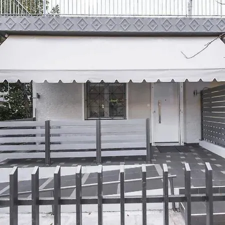 Ferienhaus Modern Fully-equipped House, 5 Min Walk From Metro *